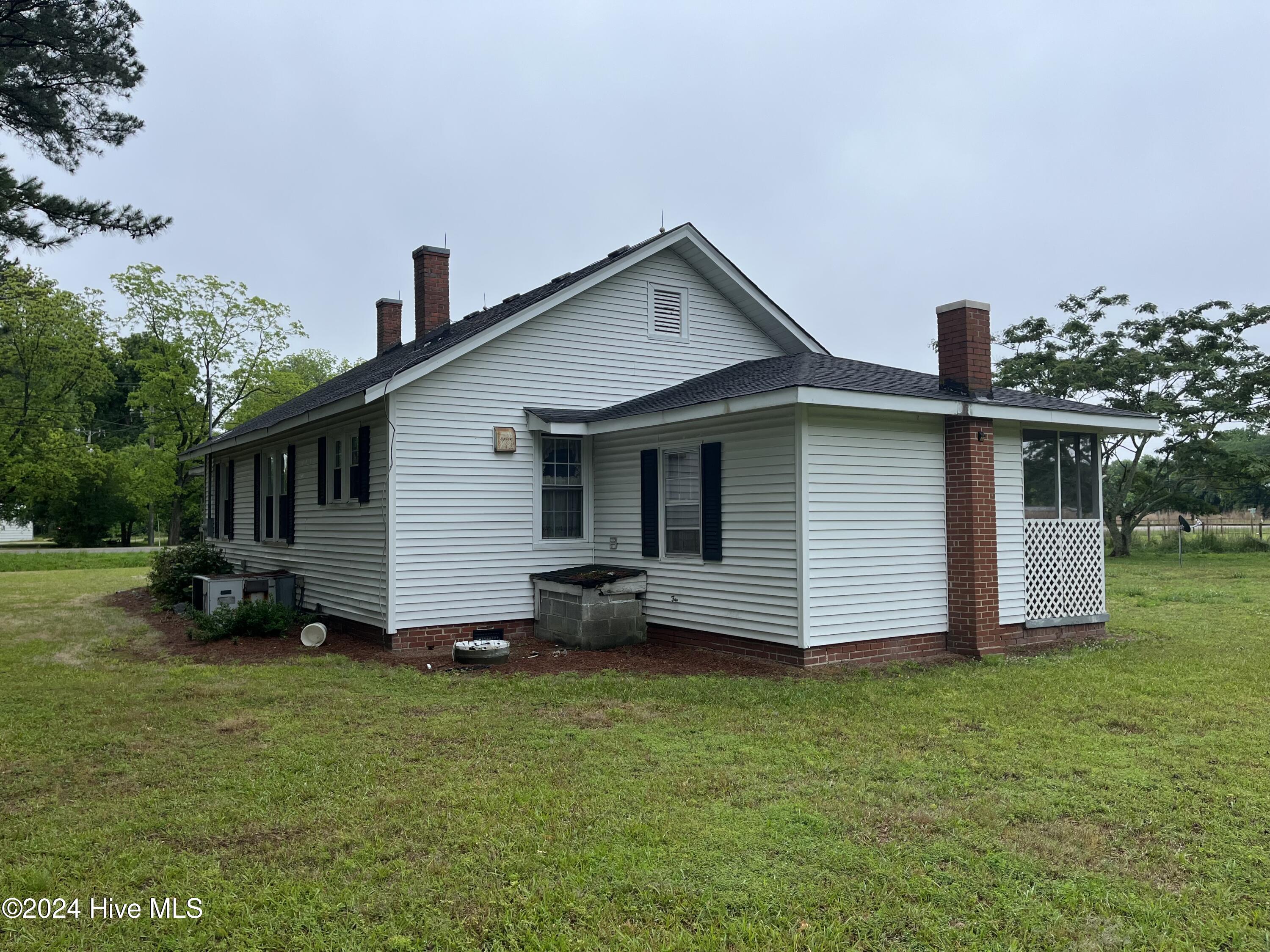 1107 Highway 32 N