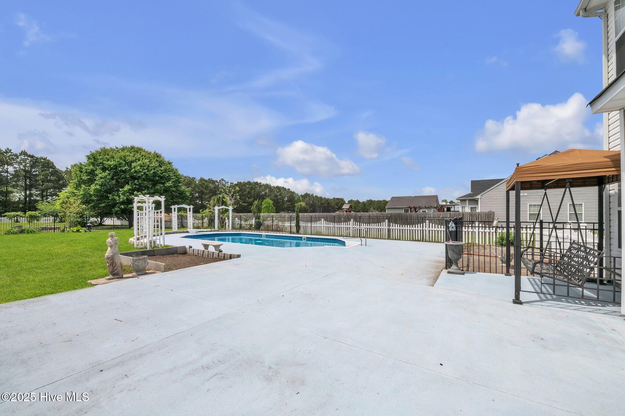 157 Pier Landing Loop