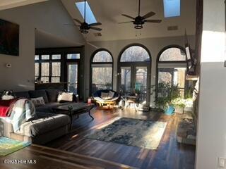102 W Robin Court