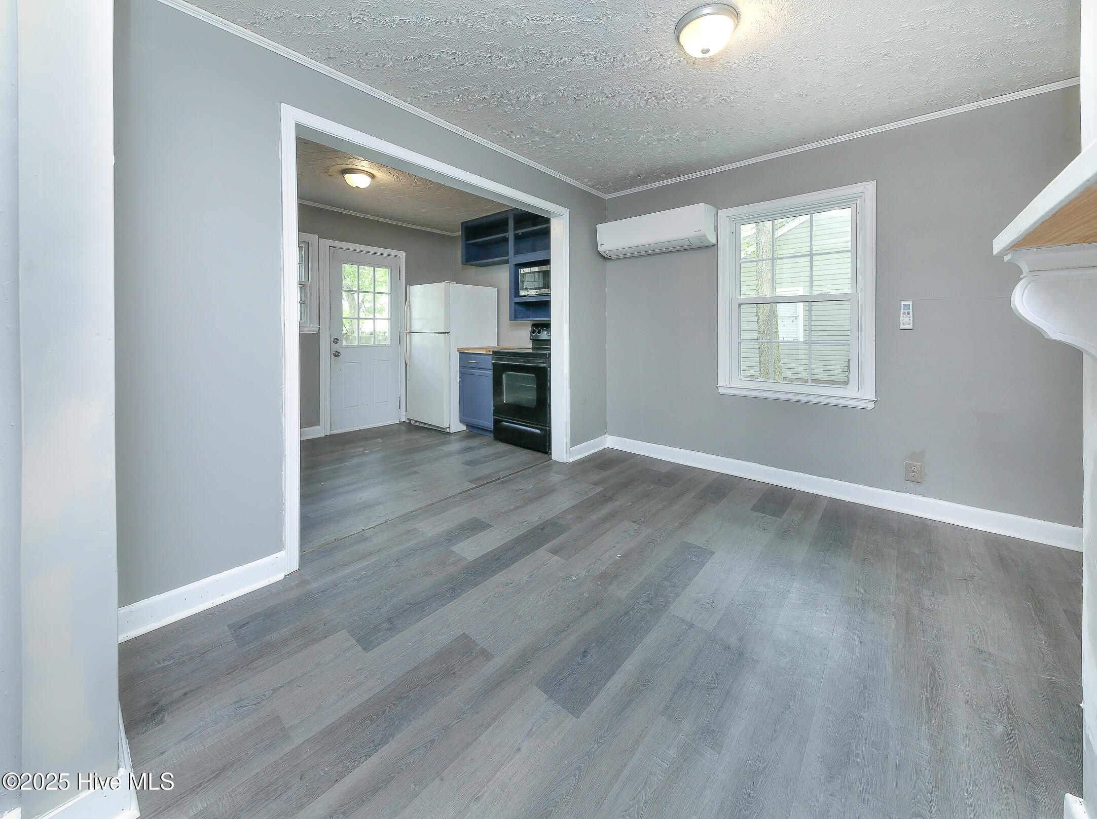 909 Bartlett Avenue