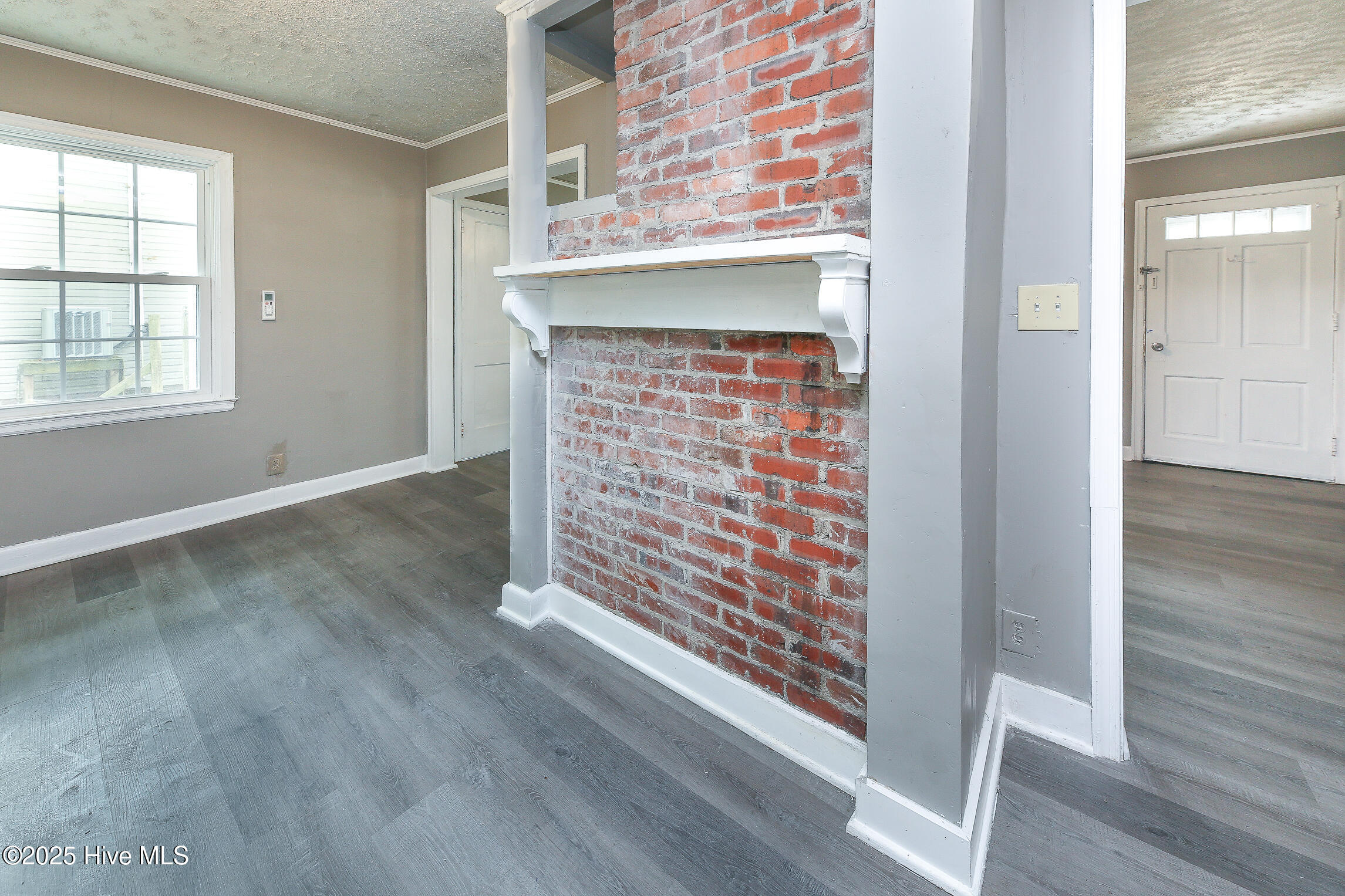 909 Bartlett Avenue
