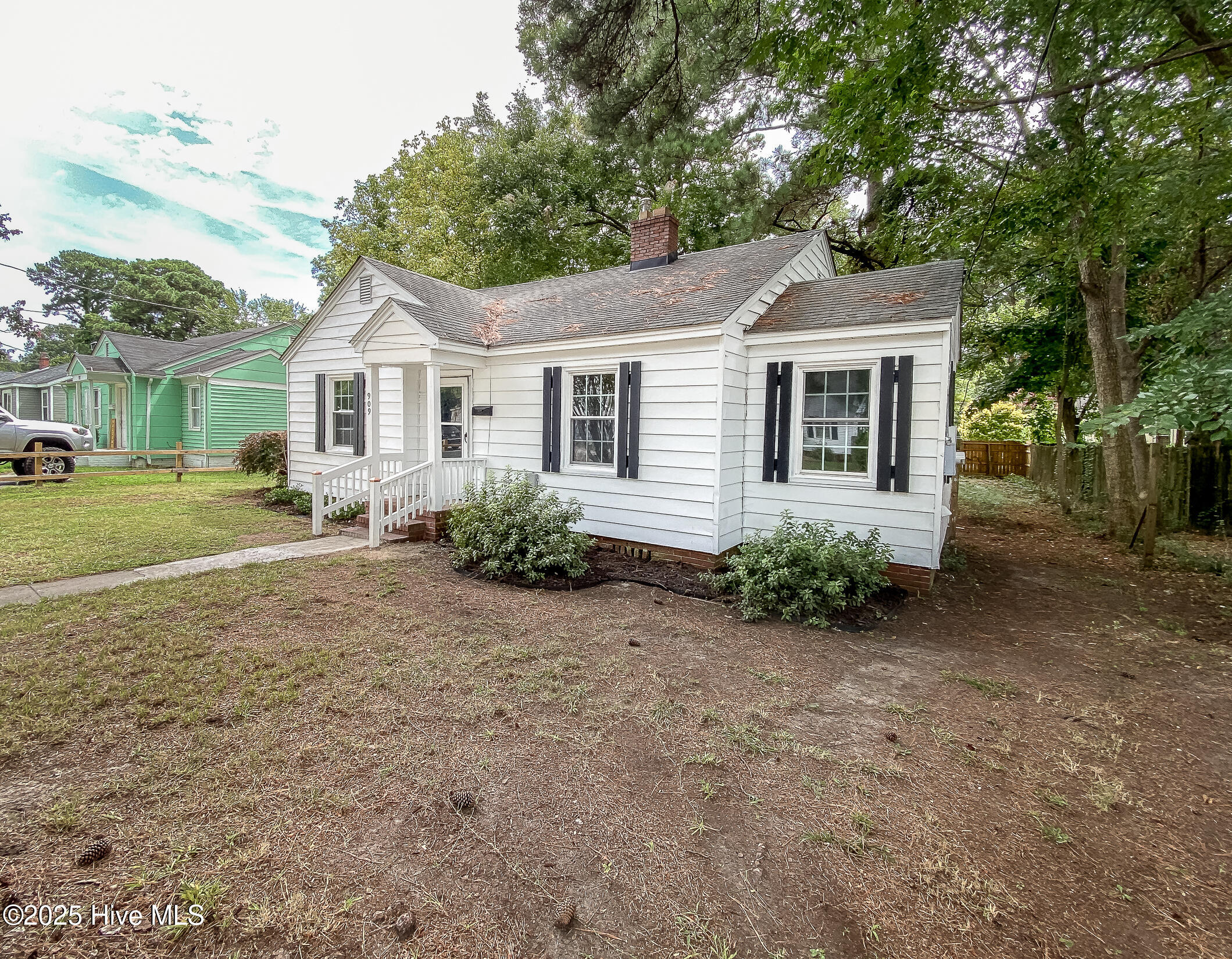 909 Bartlett Avenue