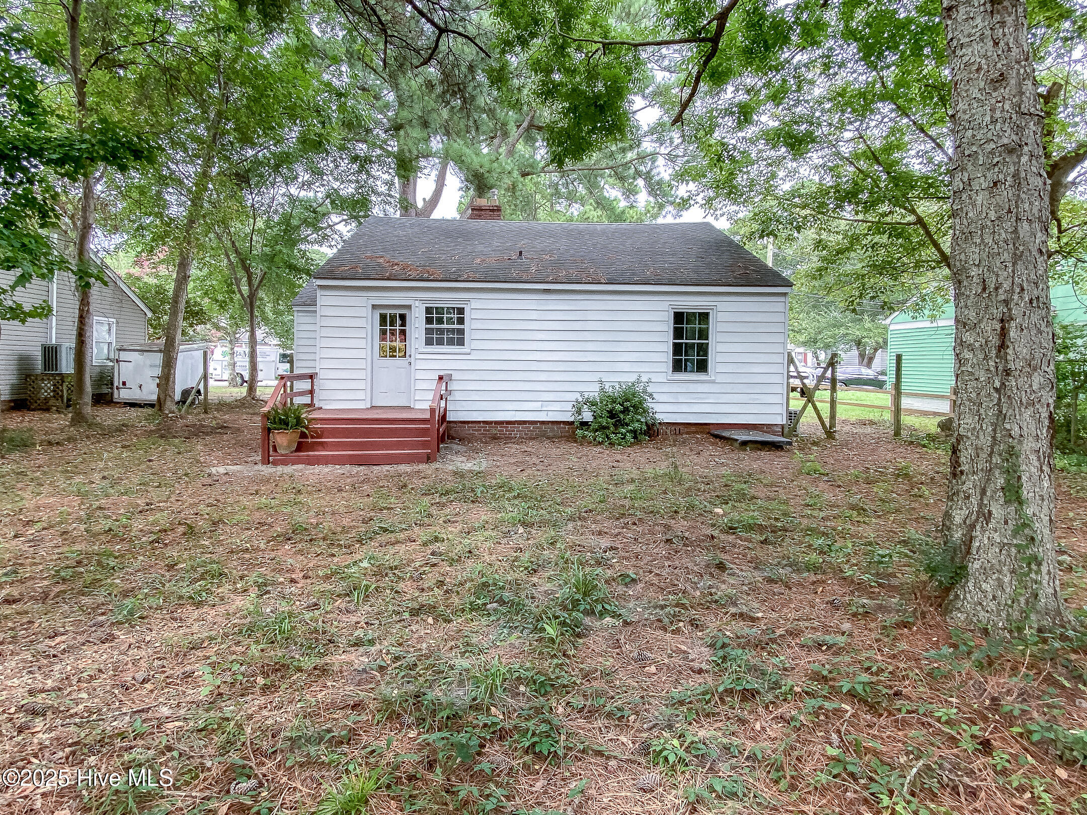 909 Bartlett Avenue