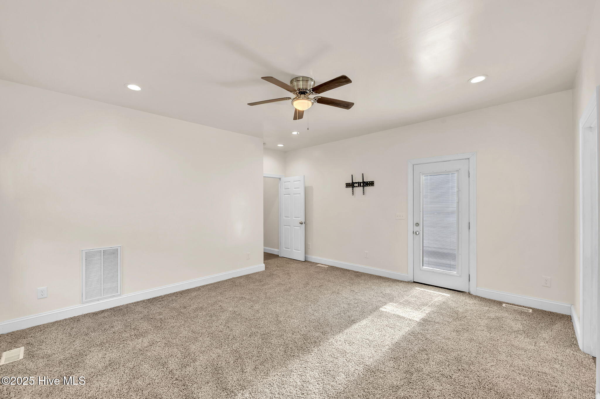 166 Skippers Court