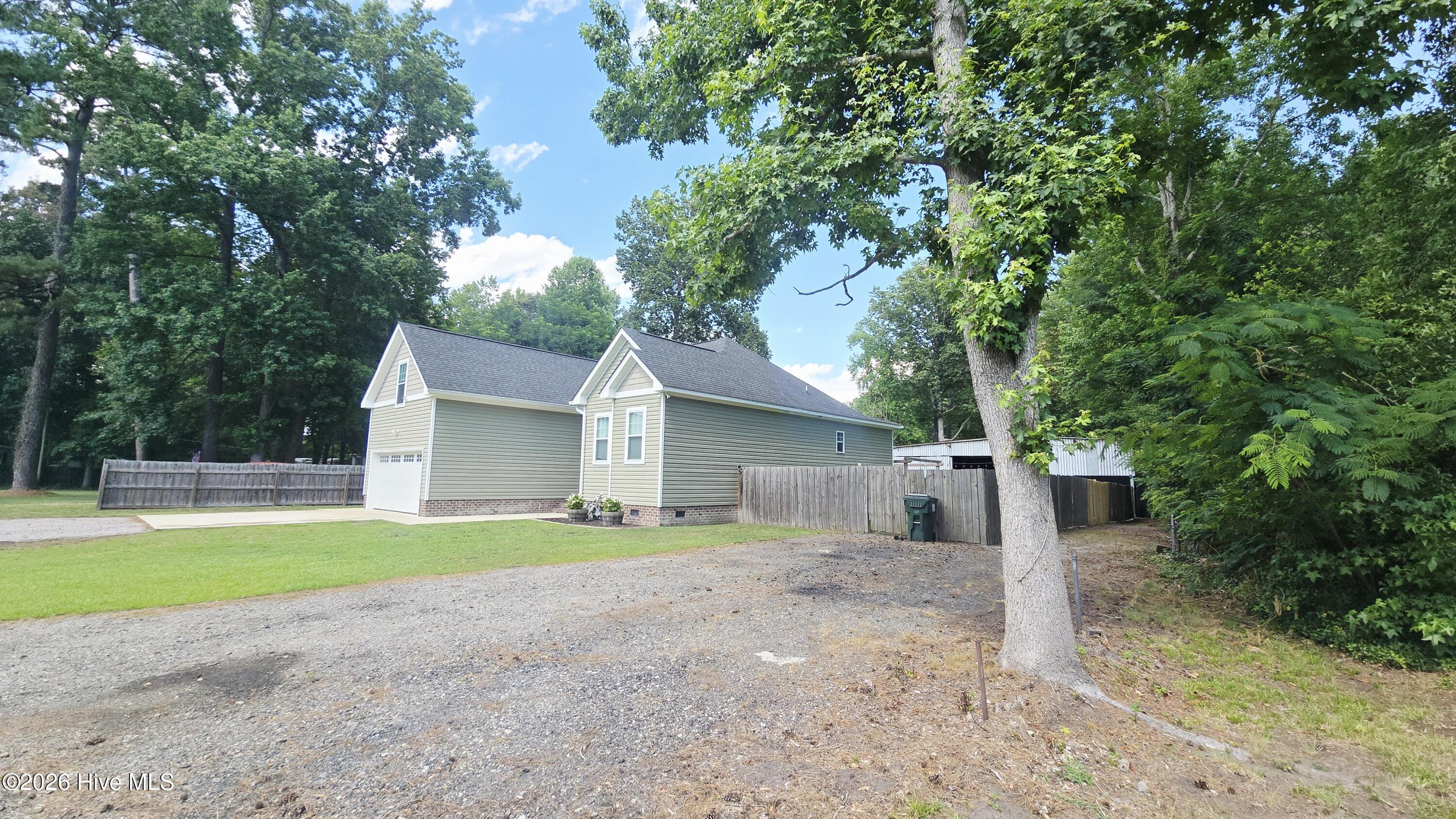 411 NW Backwoods Road