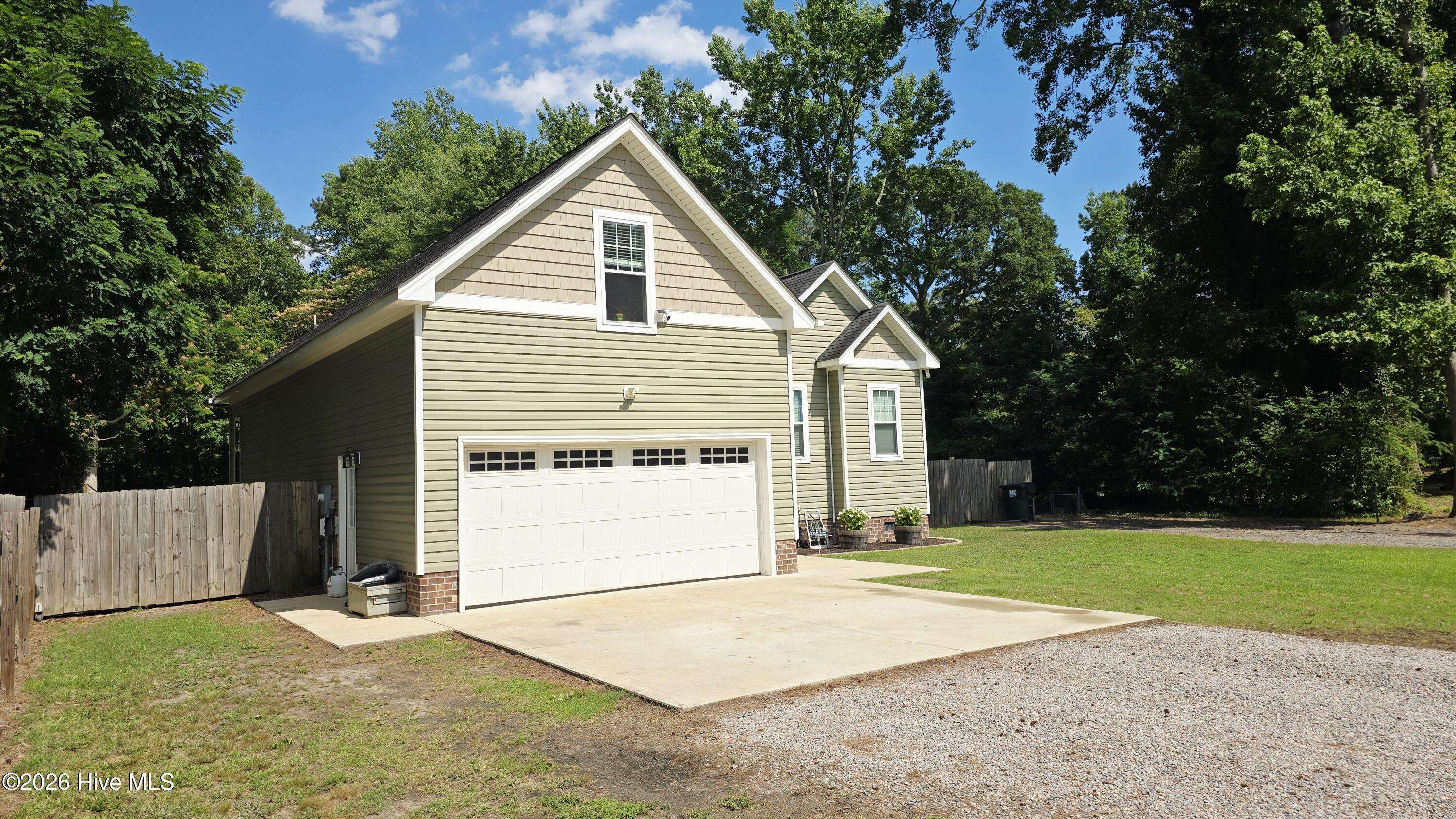 411 NW Backwoods Road