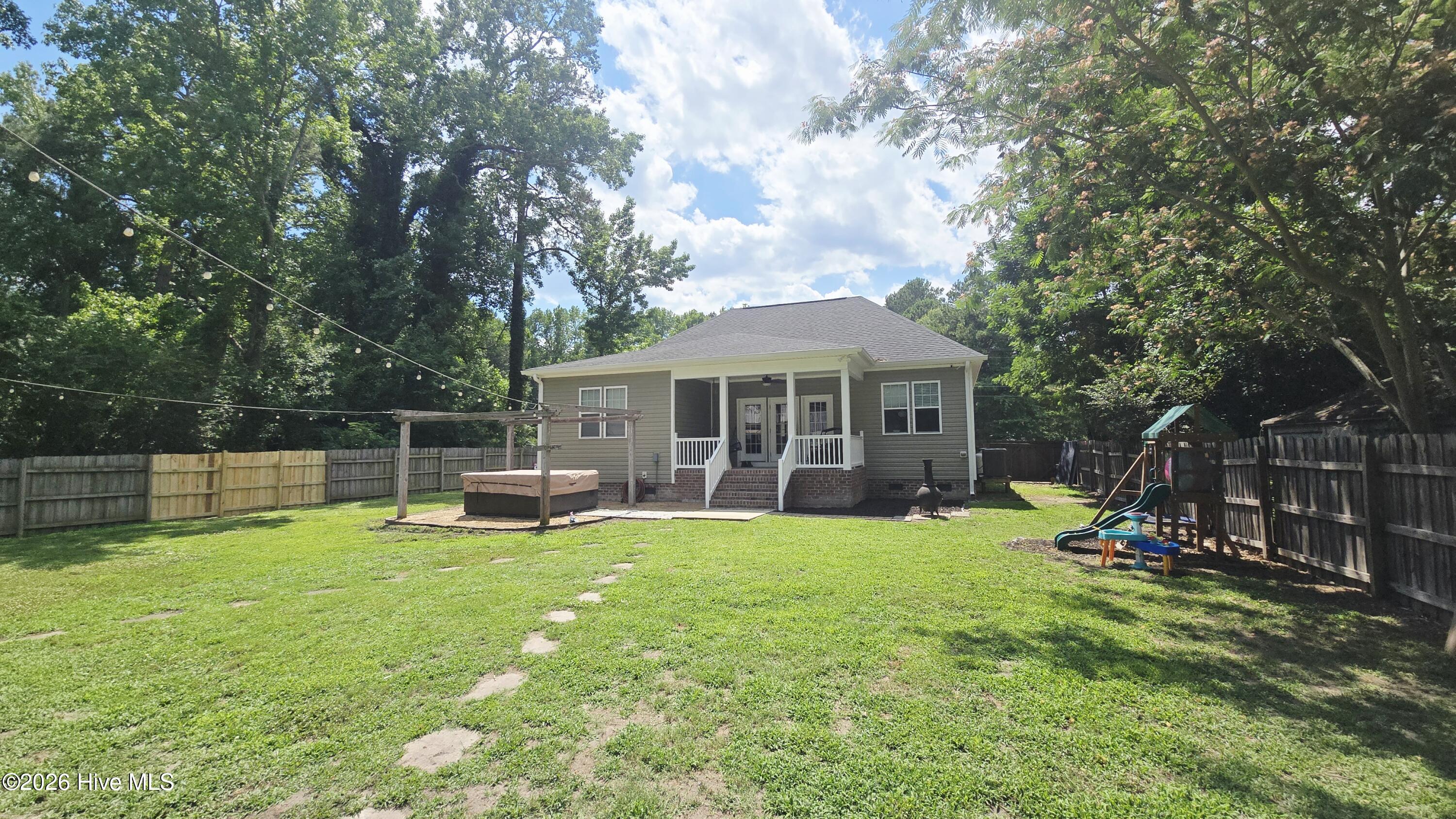 411 NW Backwoods Road
