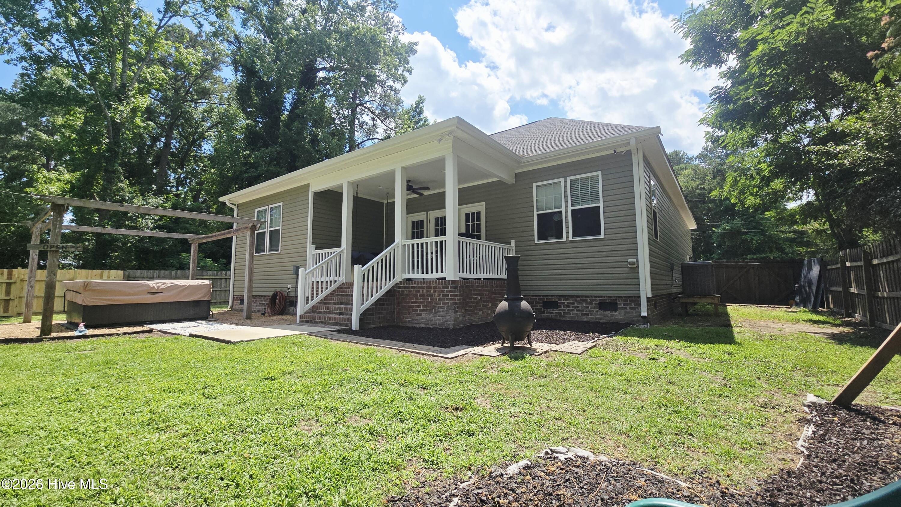 411 NW Backwoods Road