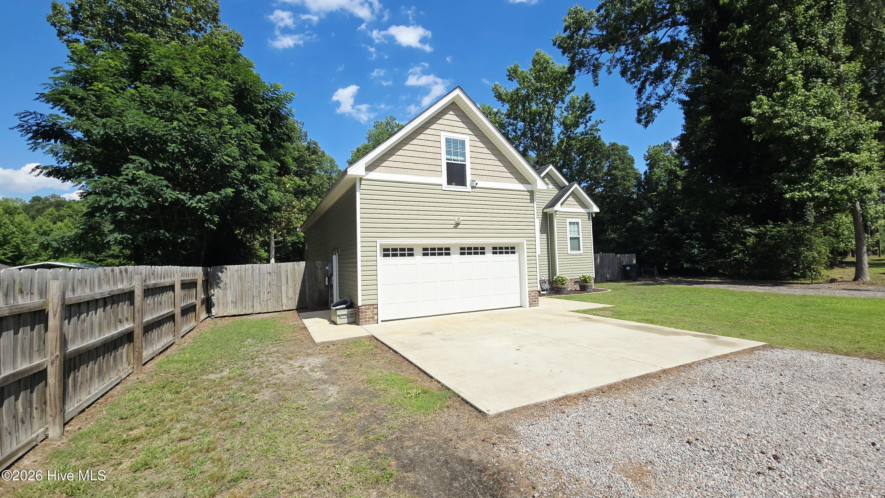 411 NW Backwoods Road