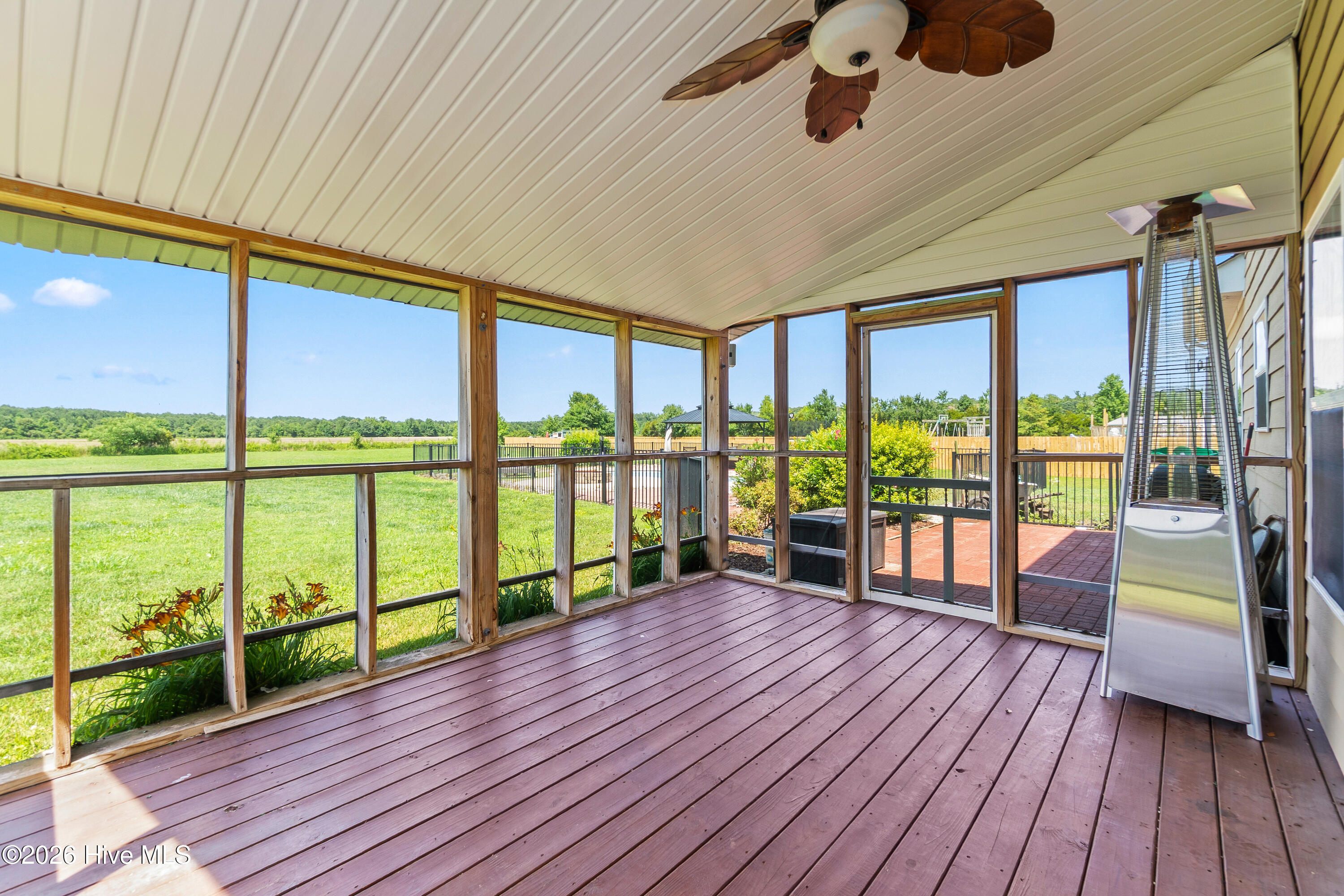 127 NW River Drive