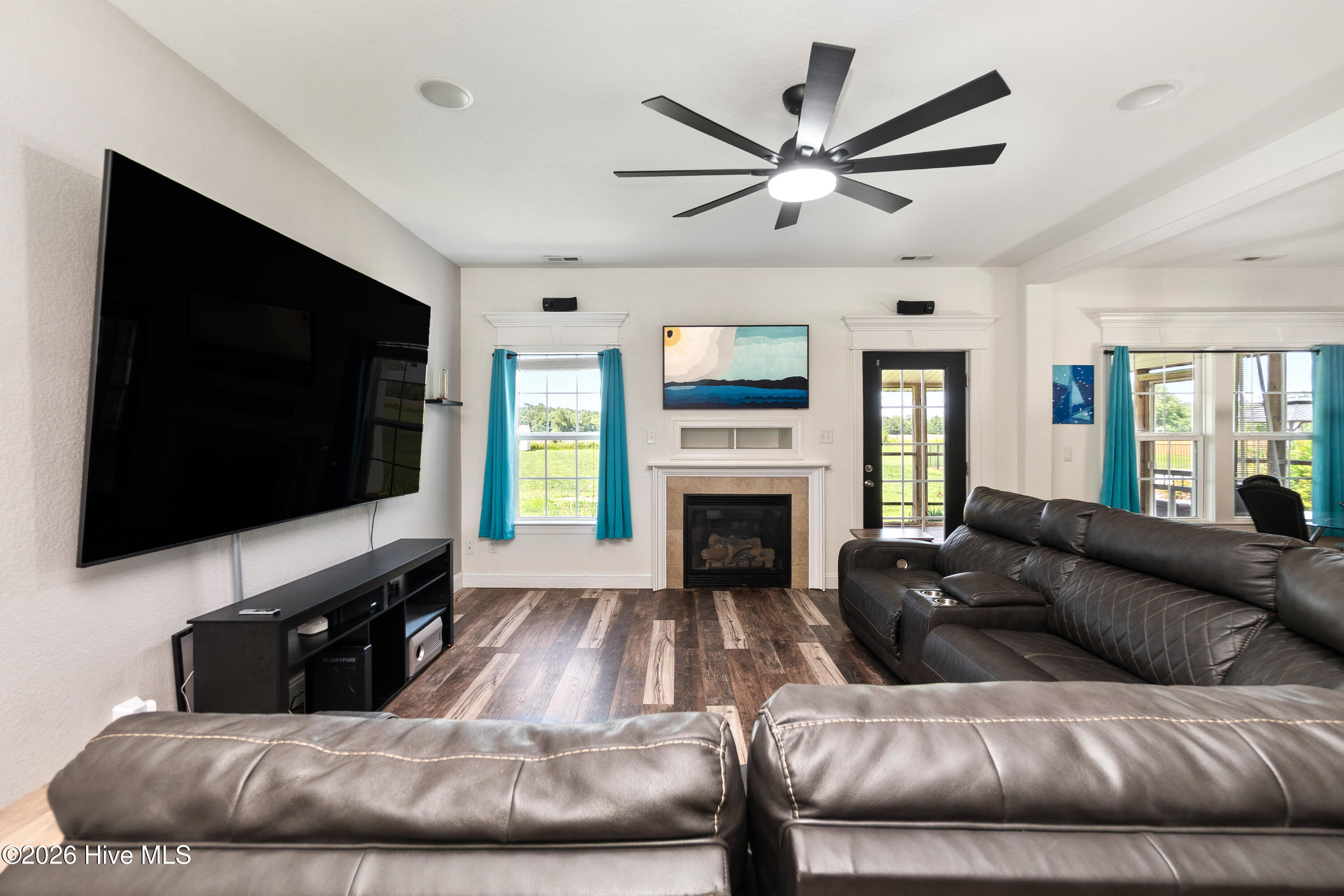 127 NW River Drive