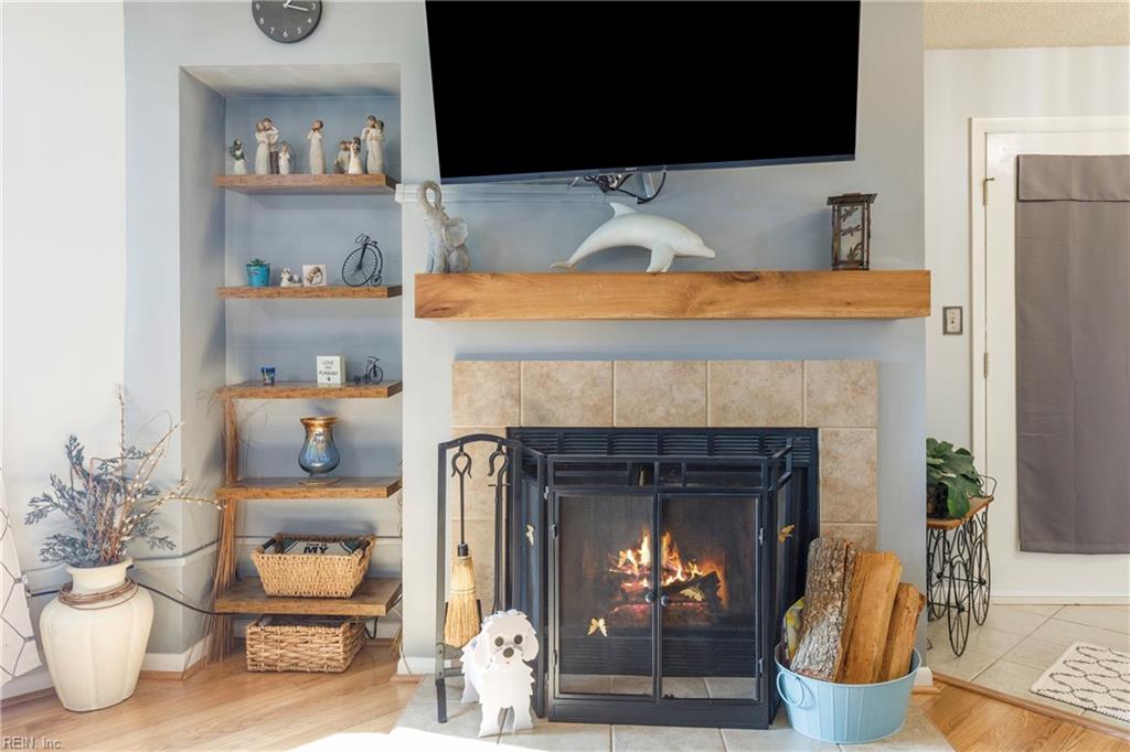 2926 Lyme Regis QUAY
