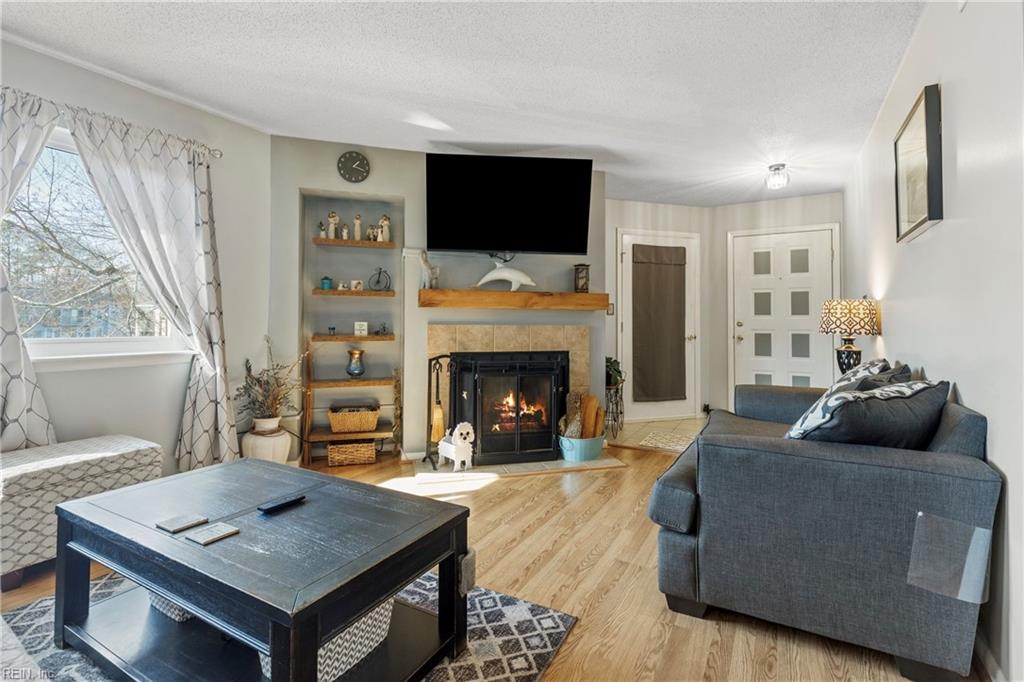 2926 Lyme Regis QUAY