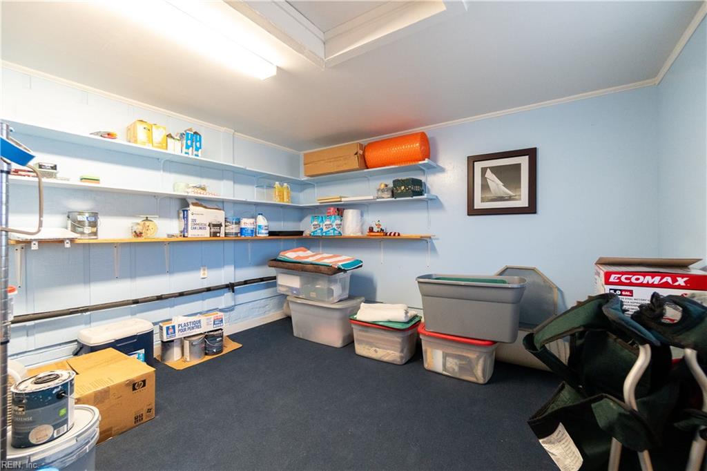 100 Swan DR
