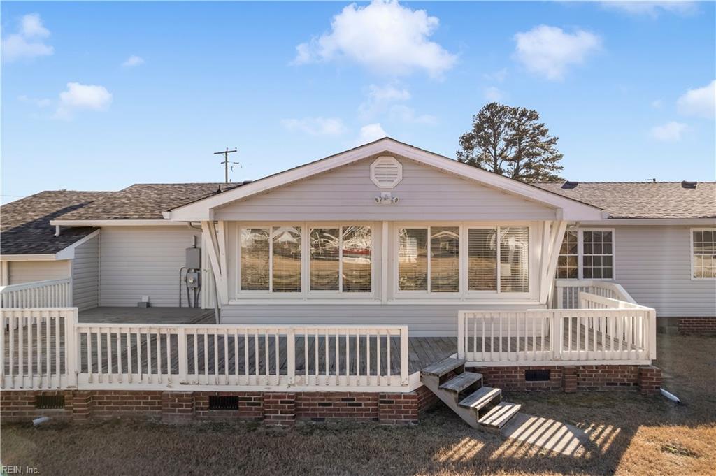 100 Swan DR