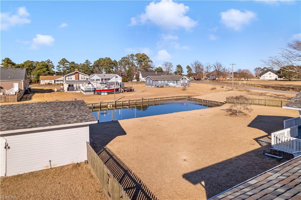 100 Swan DR