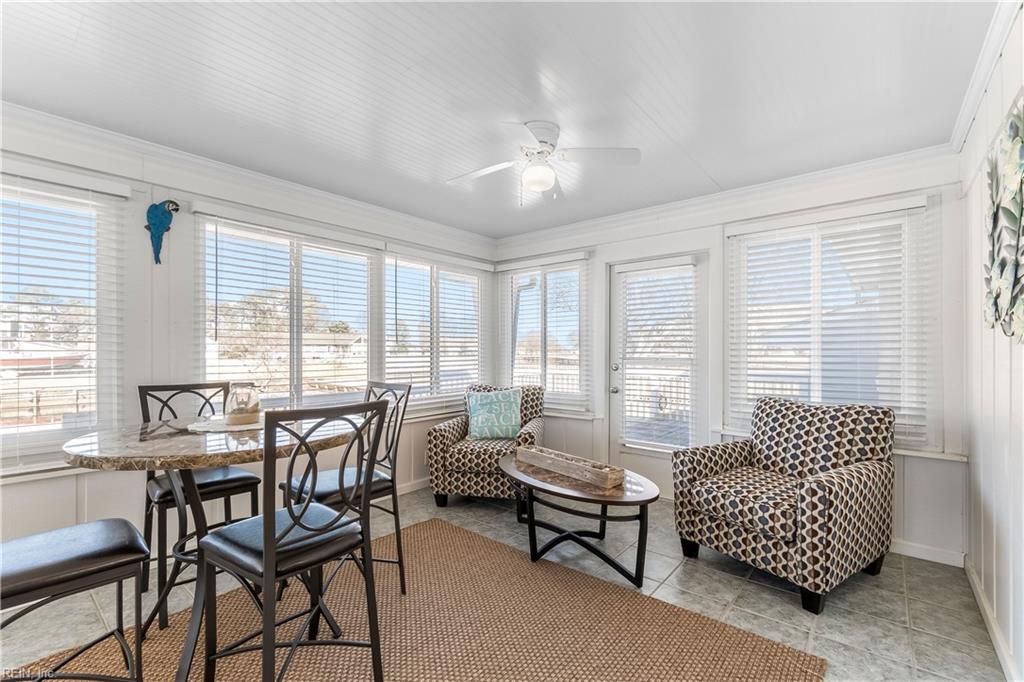 100 Swan DR