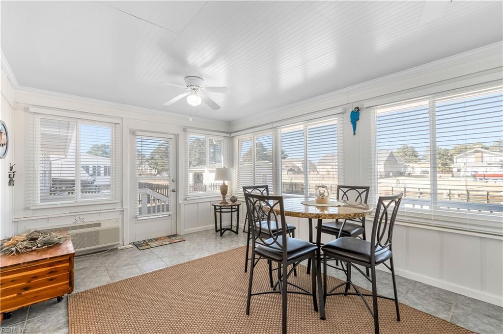 100 Swan DR