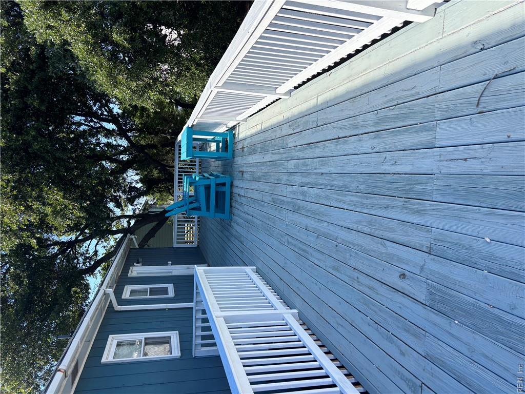 102` Porthole CT
