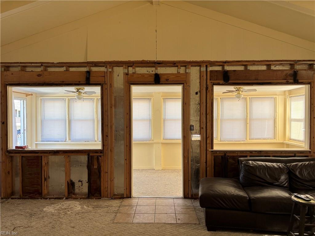 102` Porthole CT