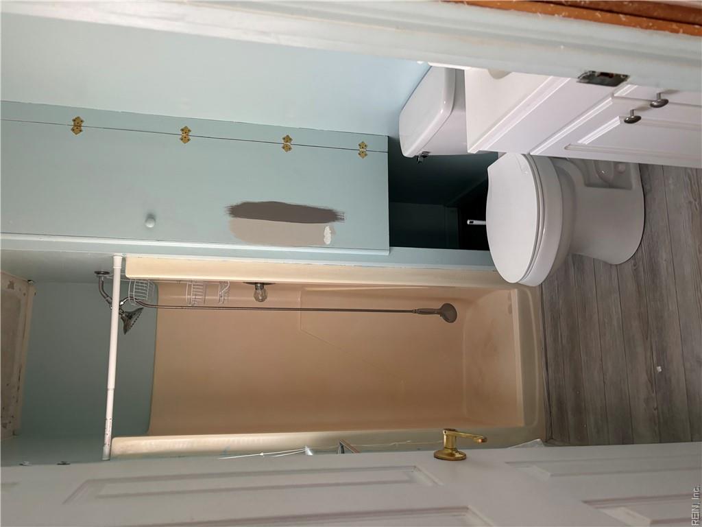 102` Porthole CT