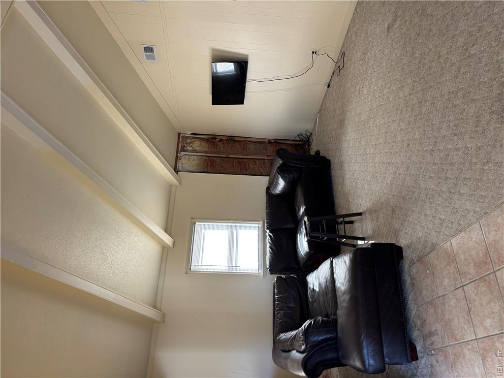 102` Porthole CT