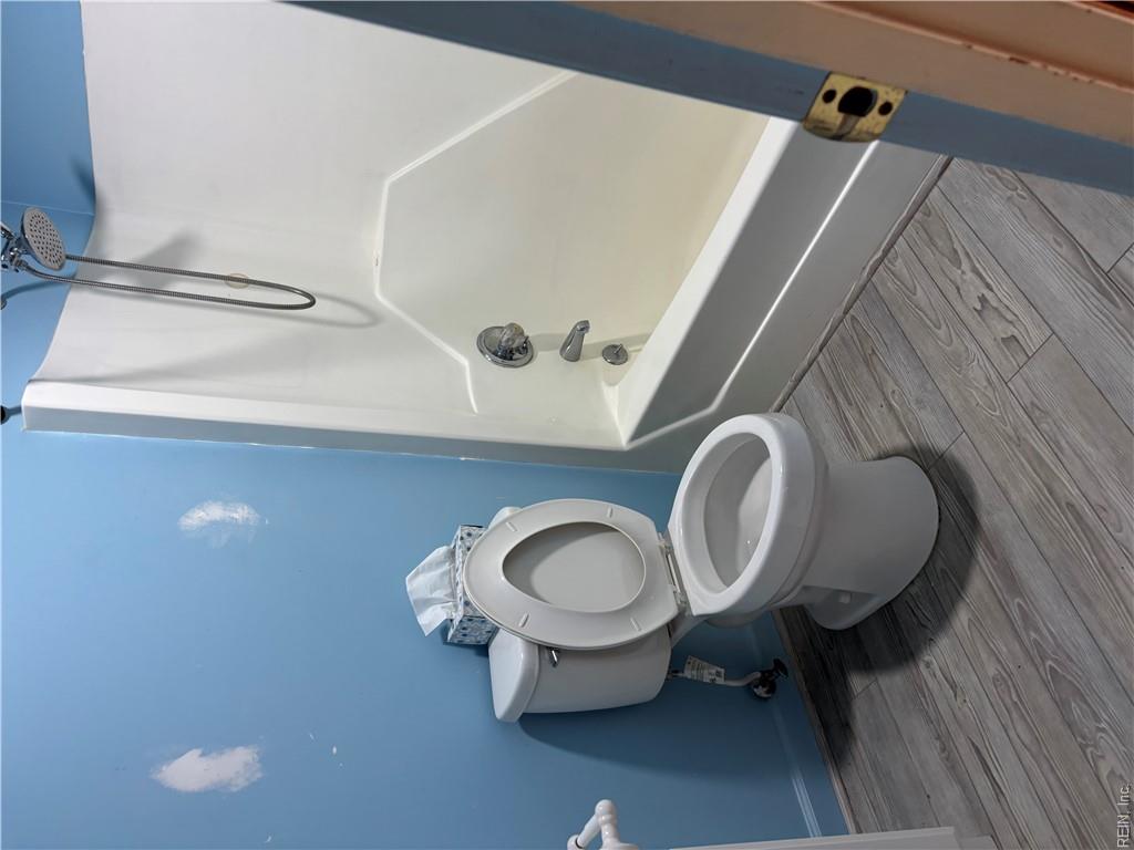 102` Porthole CT