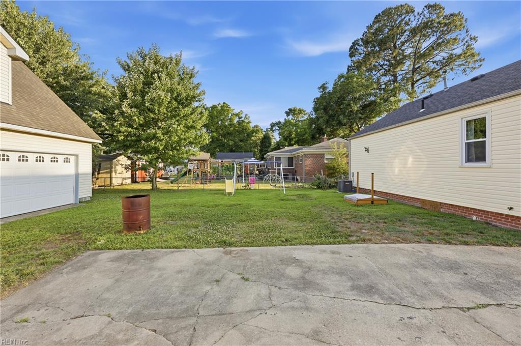 1404 Willow AVE
