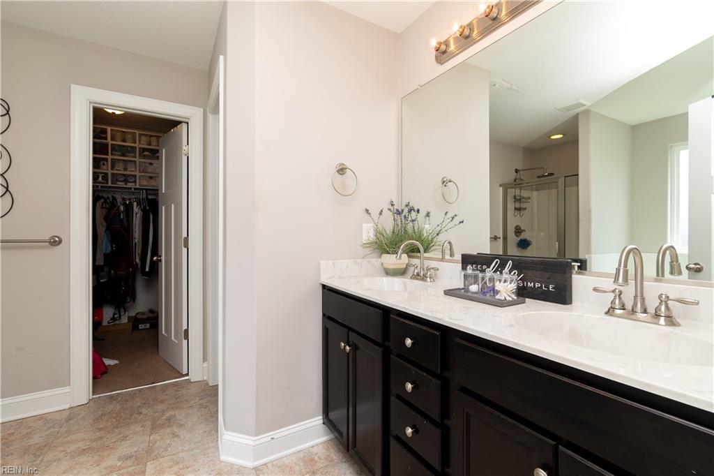 127 NW River DR