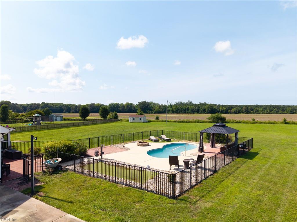 127 NW River DR