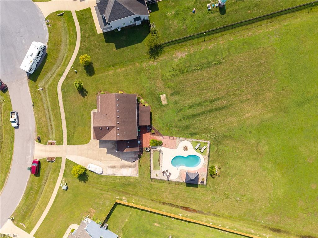 127 NW River DR