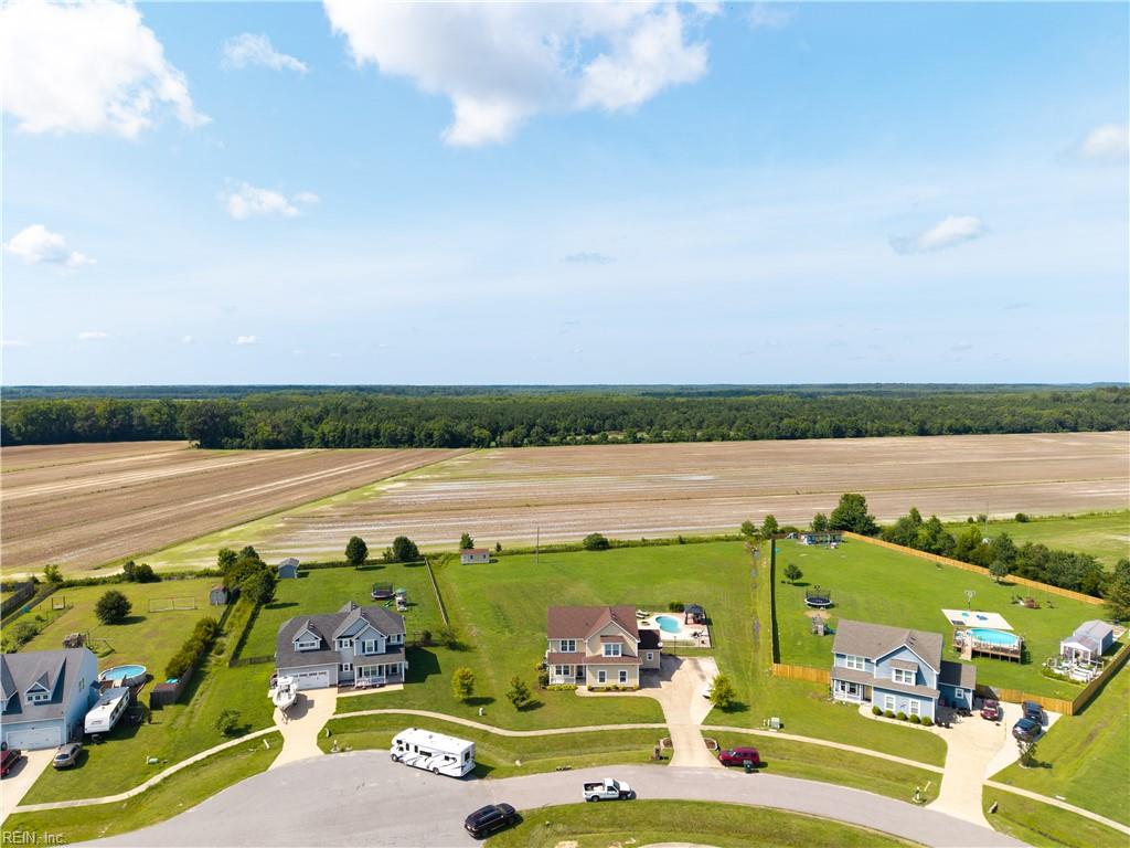 127 NW River DR