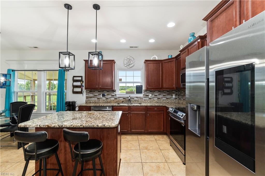 127 NW River DR