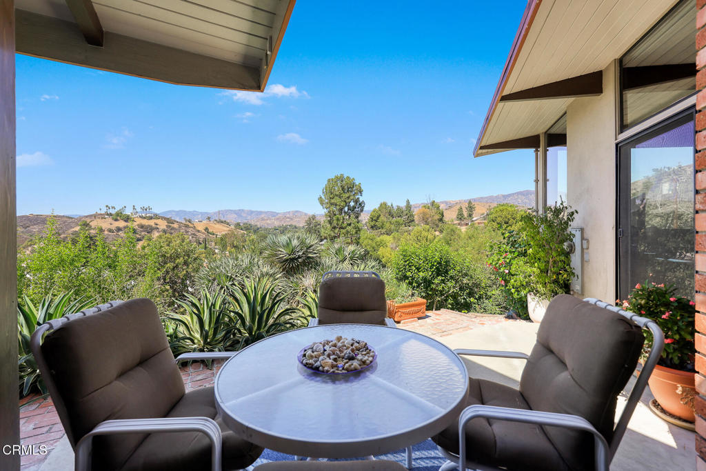 9728 Shadow Island Drive