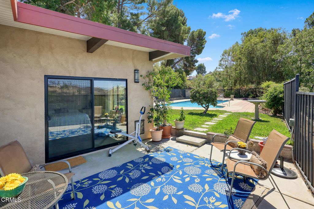 9728 Shadow Island Drive