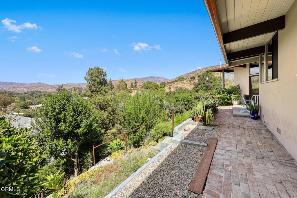 9728 Shadow Island Drive