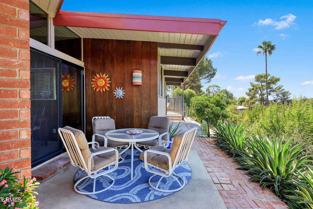 9728 Shadow Island Drive