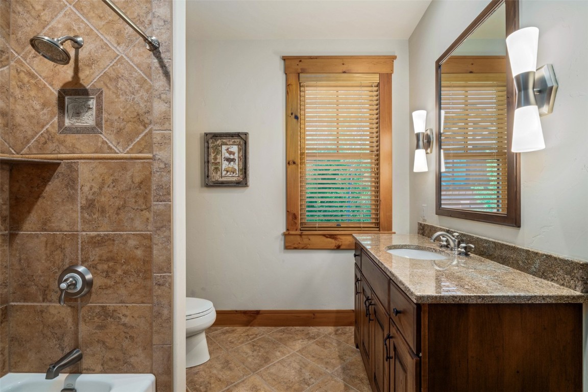 30620 Lakeshore TRAIL