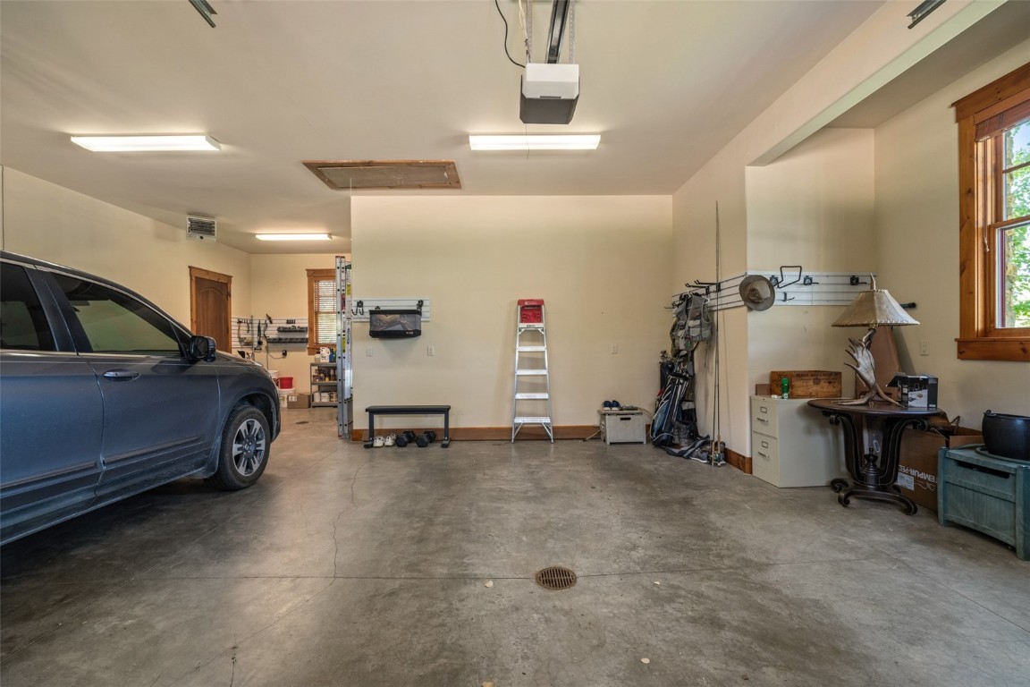 30620 Lakeshore TRAIL