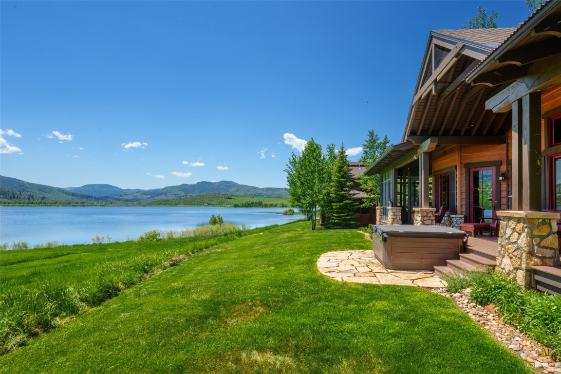 30620 Lakeshore TRAIL