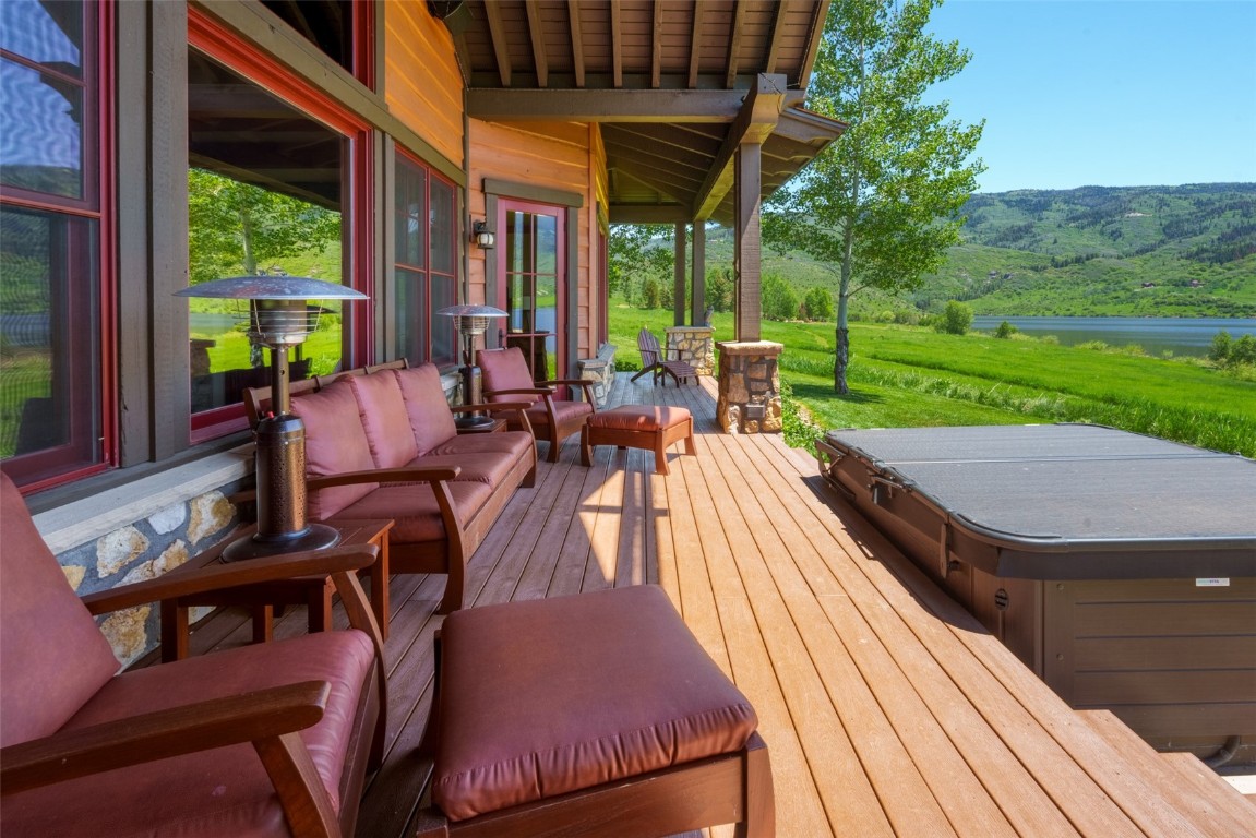 30620 Lakeshore TRAIL