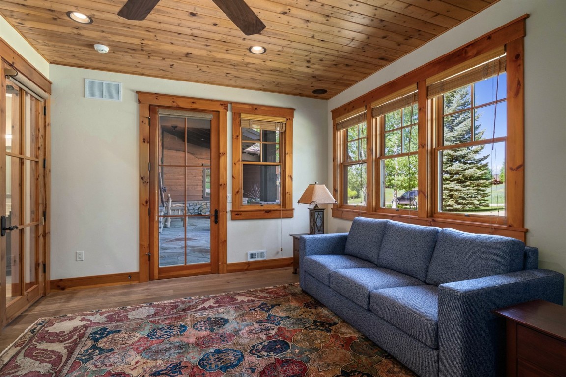 30620 Lakeshore TRAIL