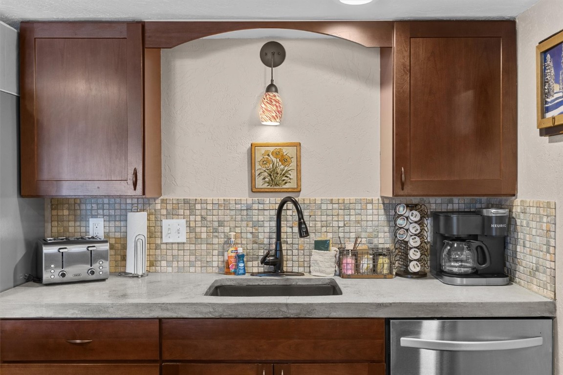 465 Tamarack Drive B201