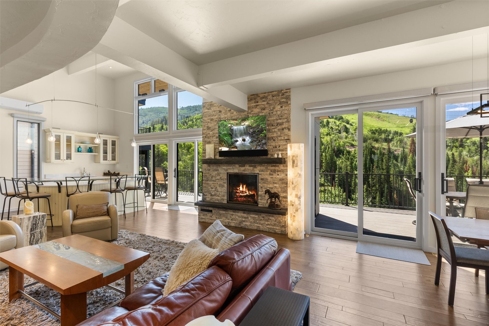 2405 Storm Meadows DRIVE 1