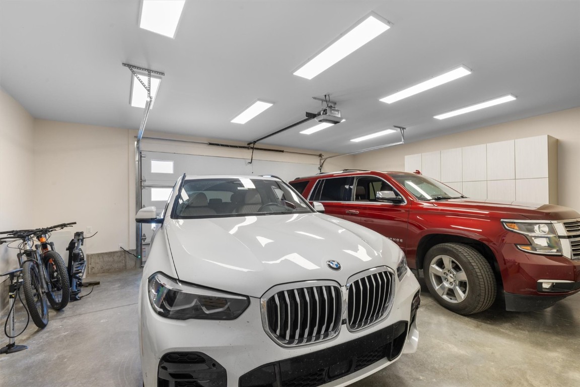 2405 Storm Meadows DRIVE 1