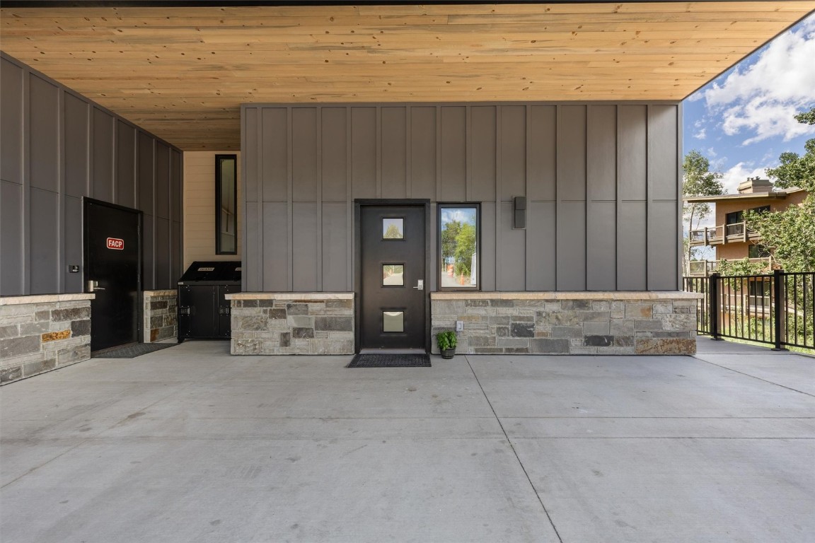 2405 Storm Meadows DRIVE 1