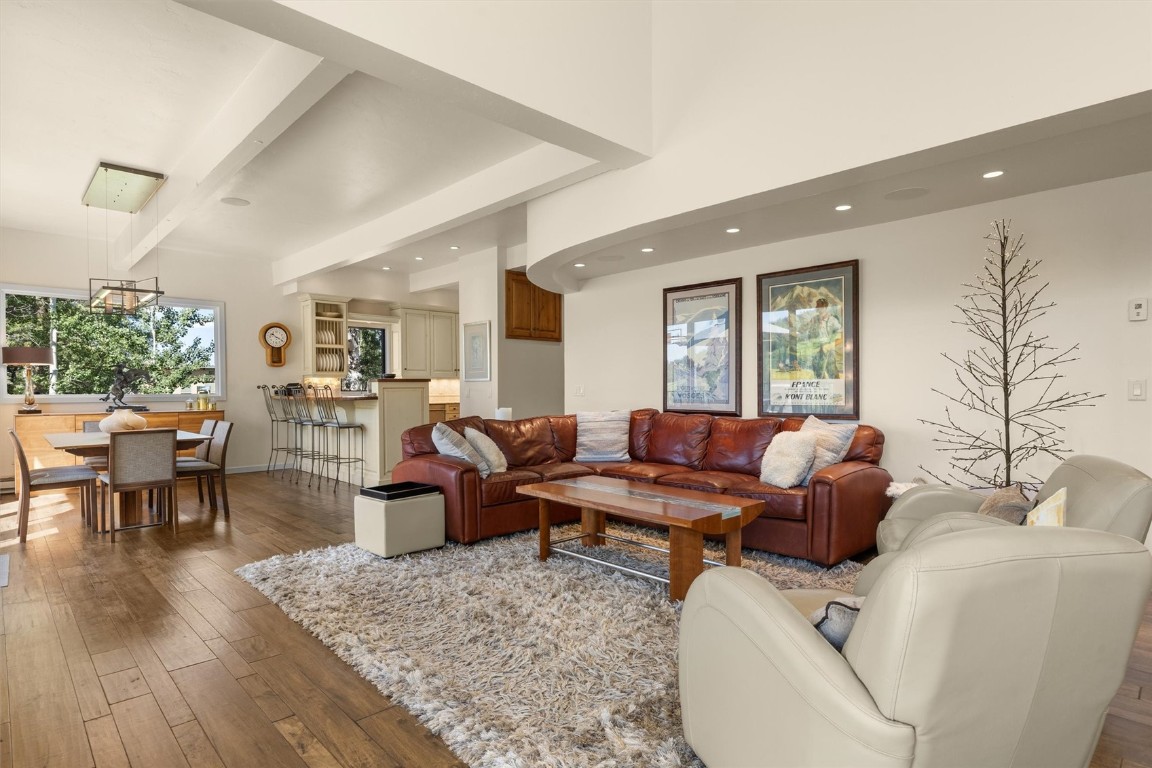 2405 Storm Meadows DRIVE 1