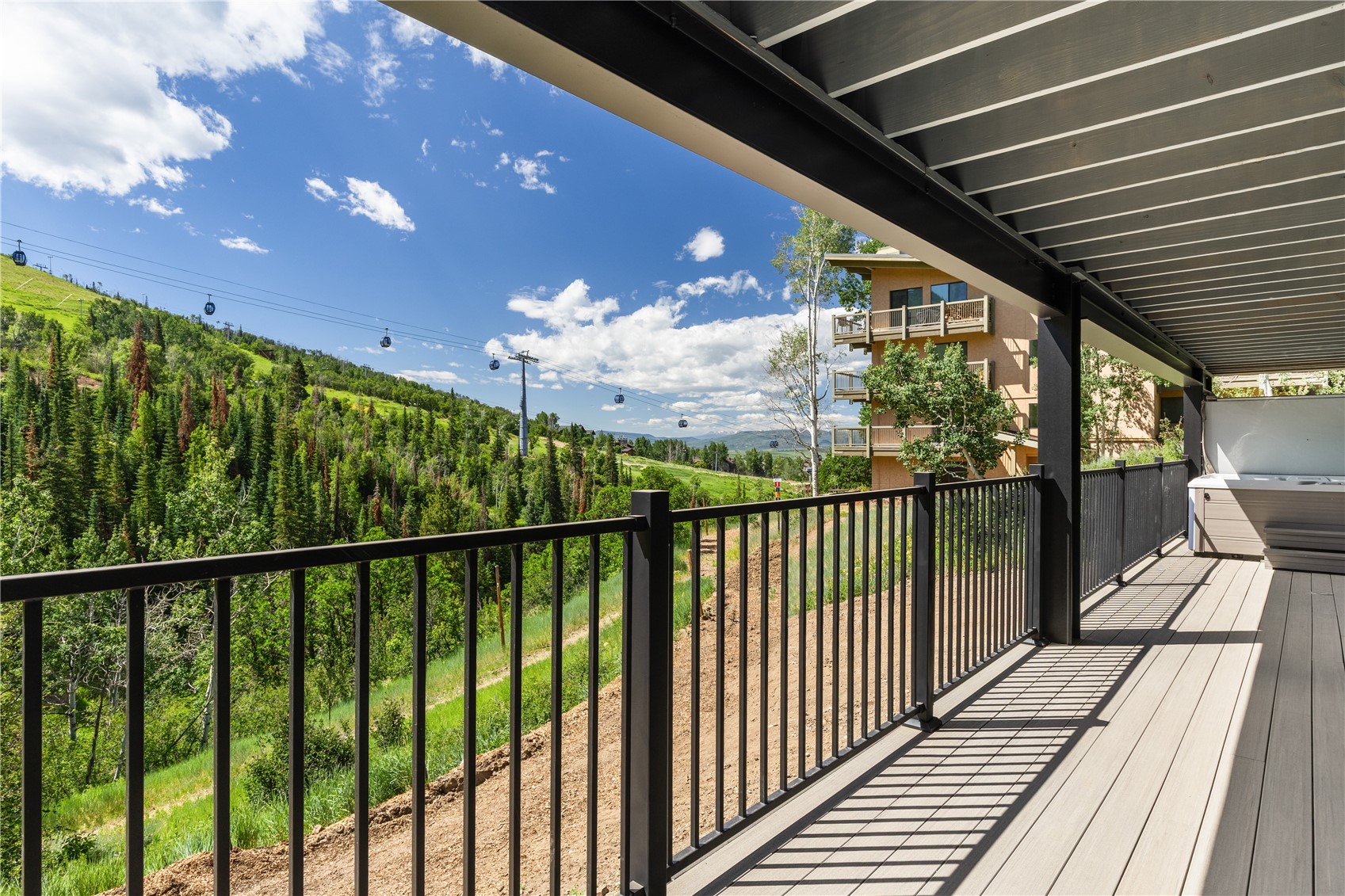 2405 Storm Meadows DRIVE 1