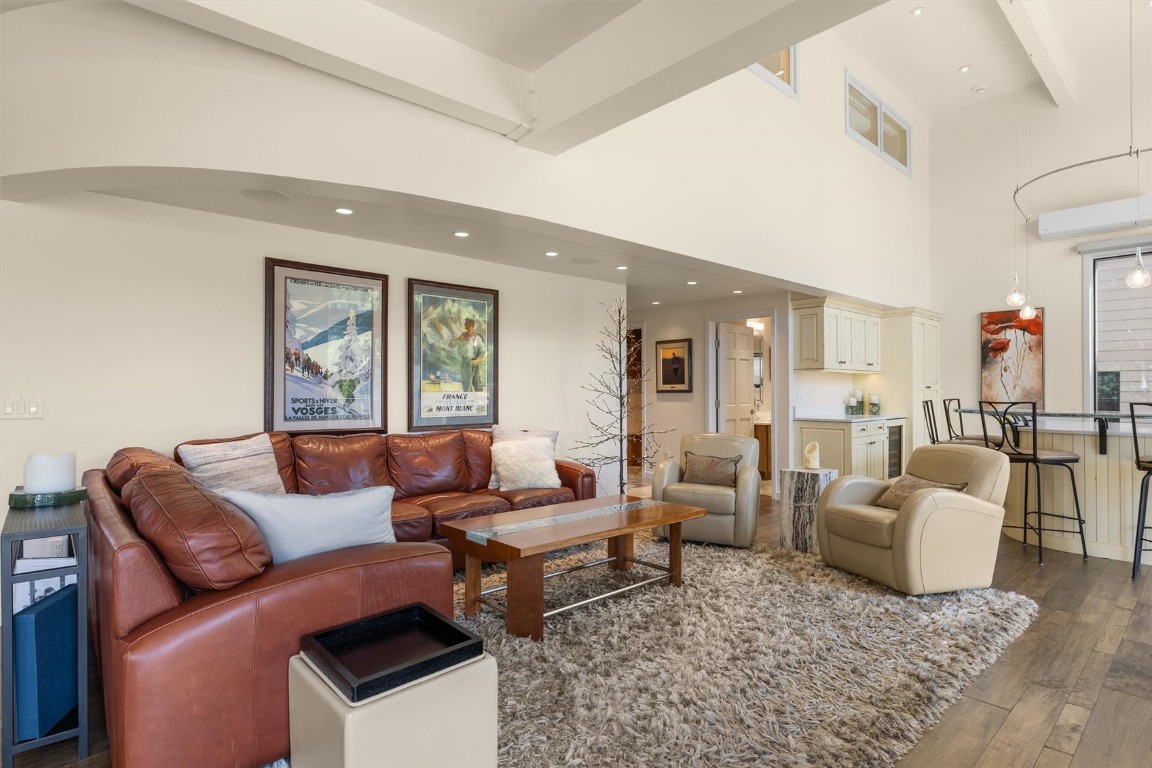 2405 Storm Meadows DRIVE 1