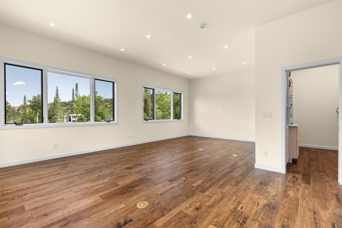 2405 Storm Meadows DRIVE 1